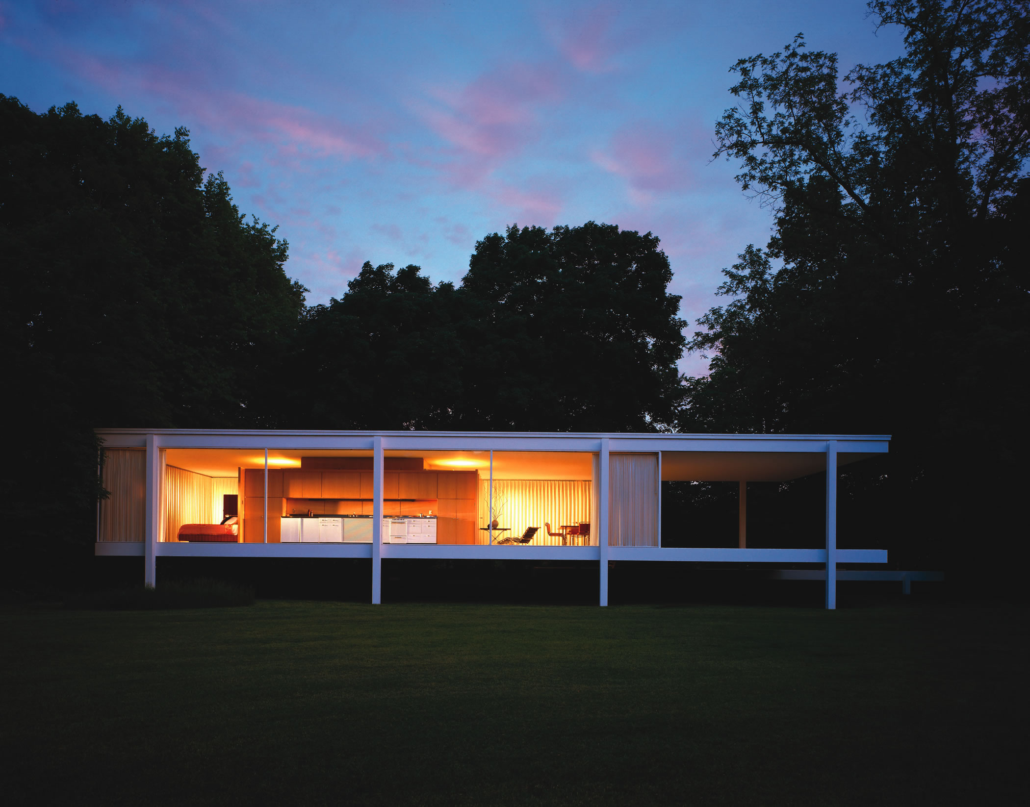 Farnsworth house at night