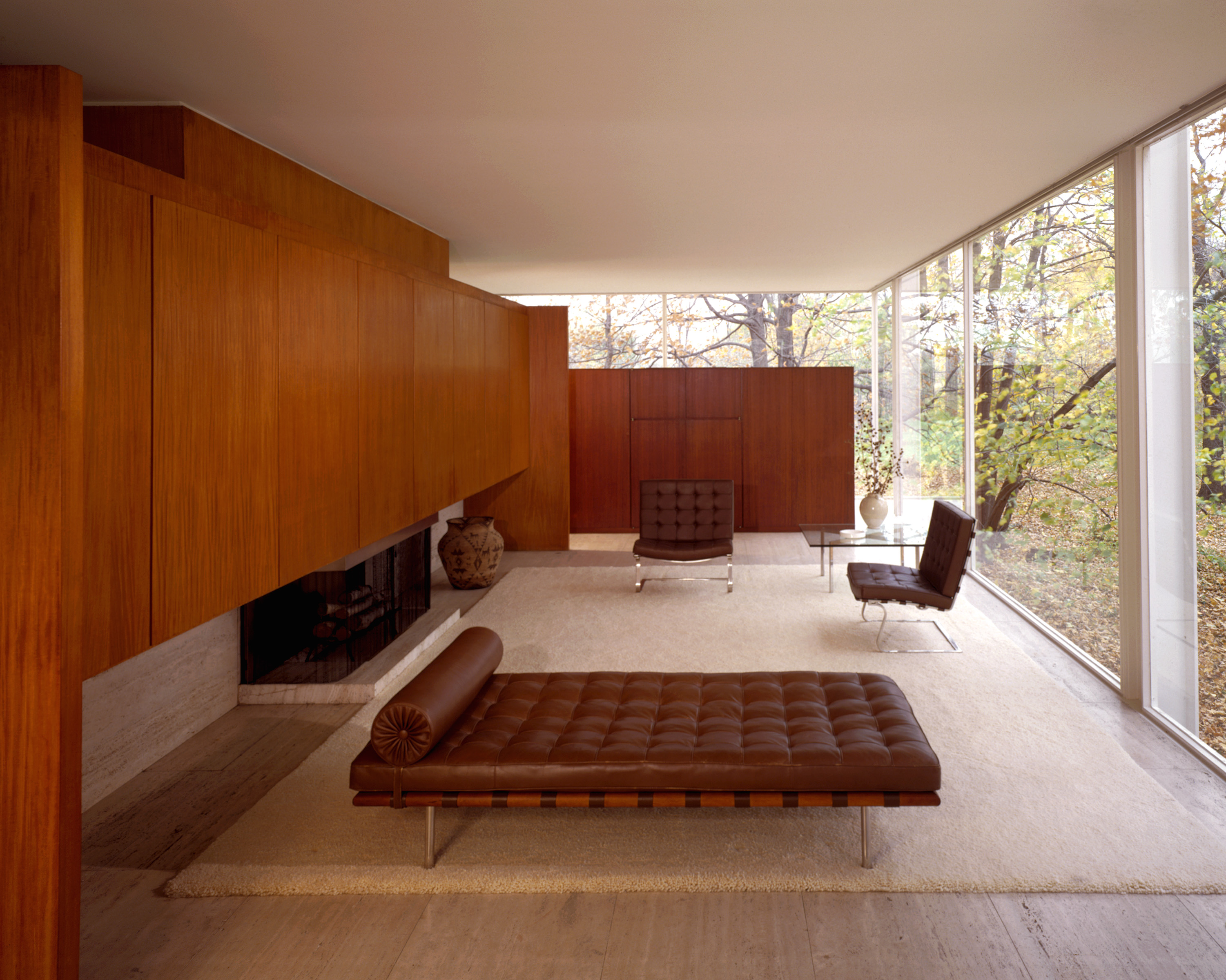 Farnsworth house interior